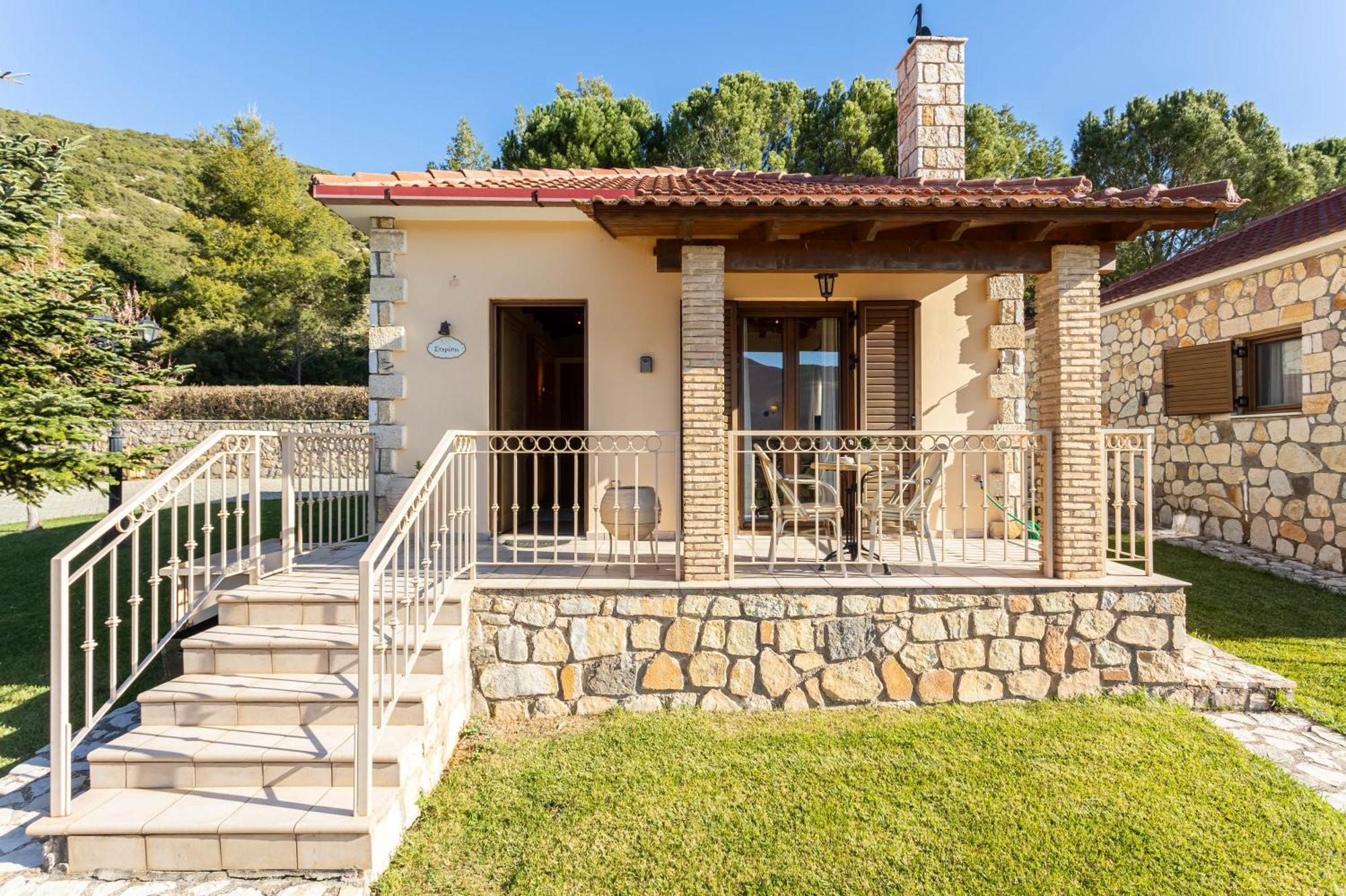 Pleiades Studios All Season Gems - Korinthos Stone Retreats Kalianoi Exterior photo